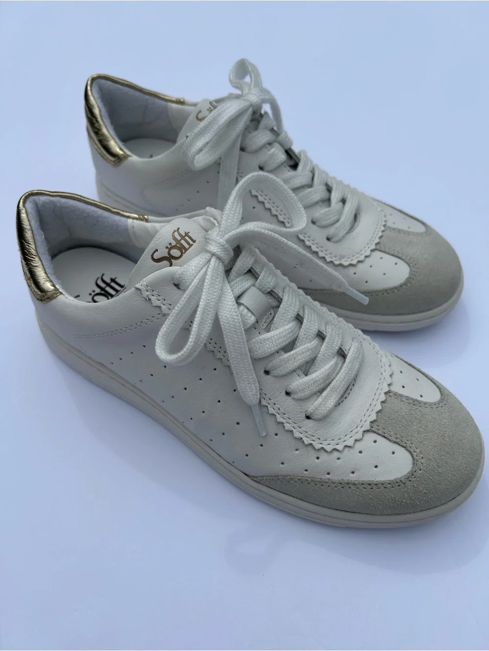 NWT🌷Sofft White & Light Gray Leather Sneakers with Gold Metallic Accent